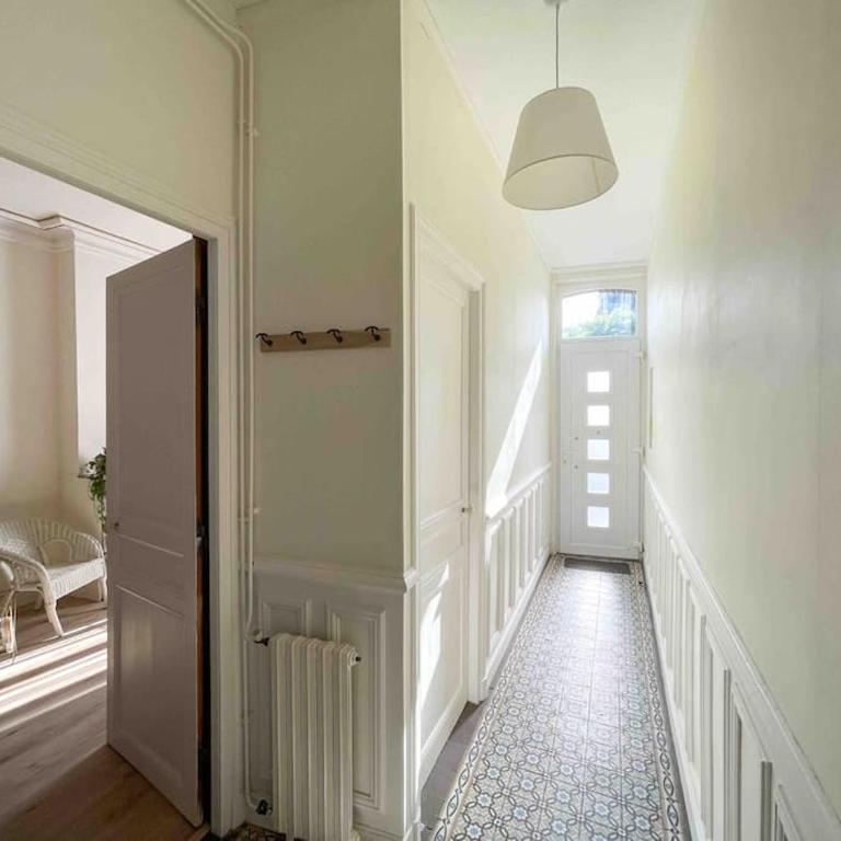 4 Ch - 10 pers - Grande Maison - Parking - Jardin - BBQ - Maison 4 Chambres - 22