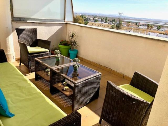 GATU PREMIUM Ático Parra, parking, piscina común, terraza, wifi , " Preferente mayores de 25 años y familias " - Apartamento con terraza - 2