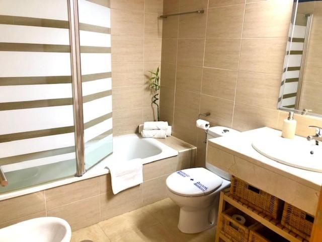 GATU PREMIUM Ático Parra, parking, piscina común, terraza, wifi , " Preferente mayores de 25 años y familias " - Apartamento con terraza - 8