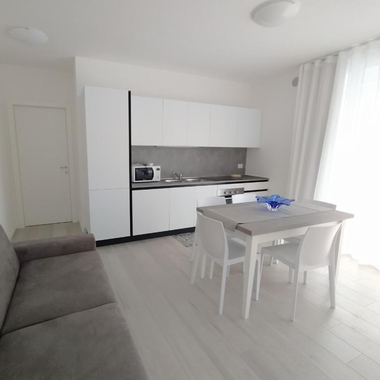Jesolo Appartamenti F2 - Ocean Blue - Appartamento con 2 Camere da Letto - 6