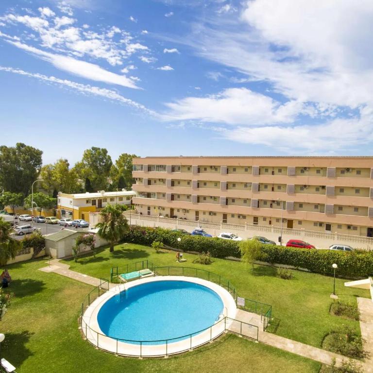 Lovely apartment in Torremolinos Views of the sea, pool, terrace, sofa bed and fully equipped kitchen - Apartamento con vistas al mar - 1