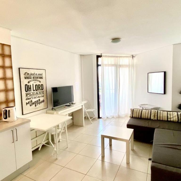 Lovely Studio Los Cristianos WIFI, Cable TV, Pool - Estudio con balcón - 1