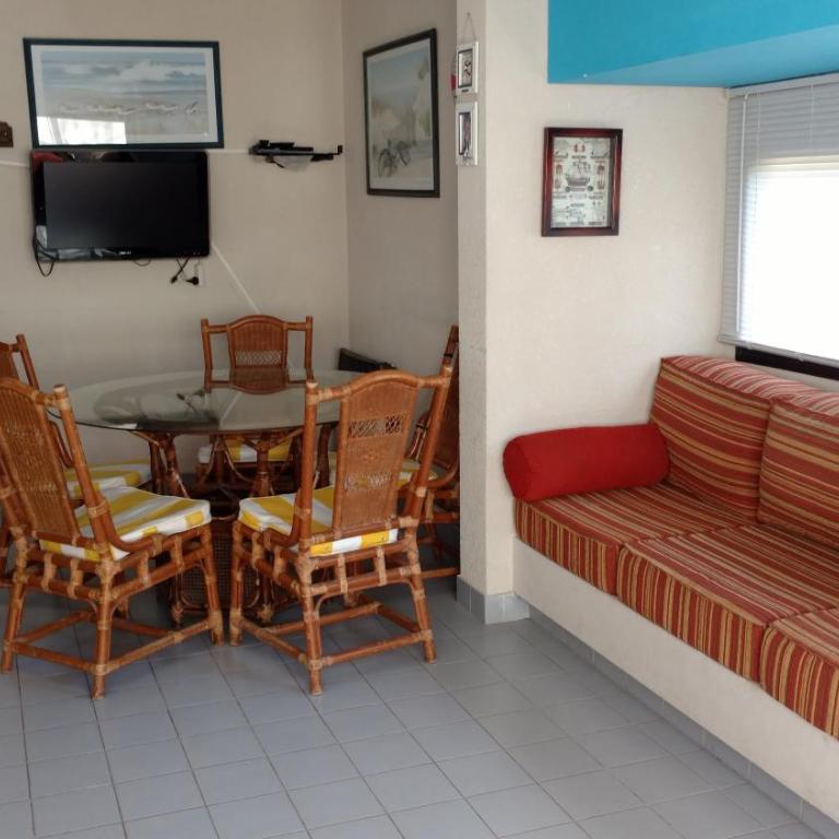 Mar y Bosque - Apartamento 1er piso - 2 adultos y 2 o 3 niños - Zona Norte - Two-Bedroom Apartment - 1