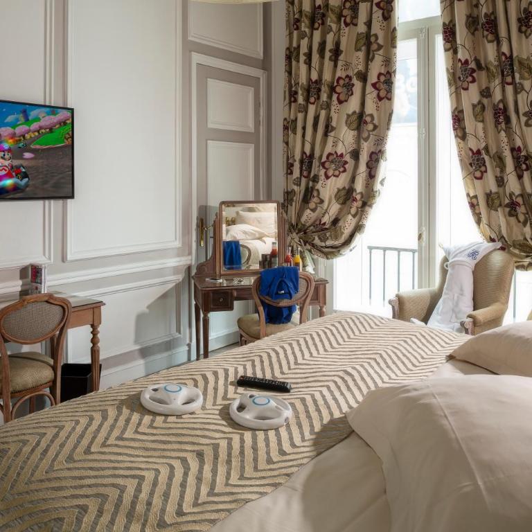 Hôtel Regina Louvre - Chambre Familiale - 1