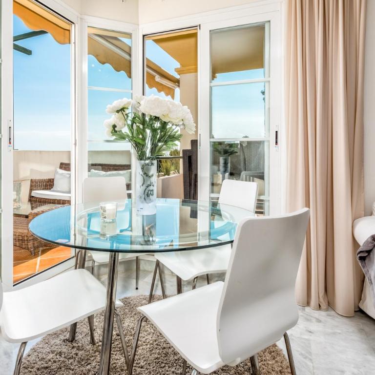 Holiday Apartment in Senorio de Aloha with Sea views - Two-Bedroom Apartment - 4