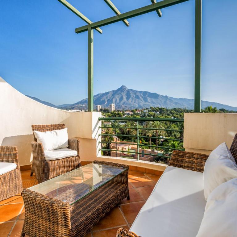 Holiday Apartment in Senorio de Aloha with Sea views - Two-Bedroom Apartment - 8