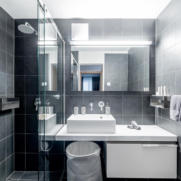Haus Mirador by Zermatt Premium Apartments - Two-Bedroom Apartment with Matterhorn View (3rd floor) - 3