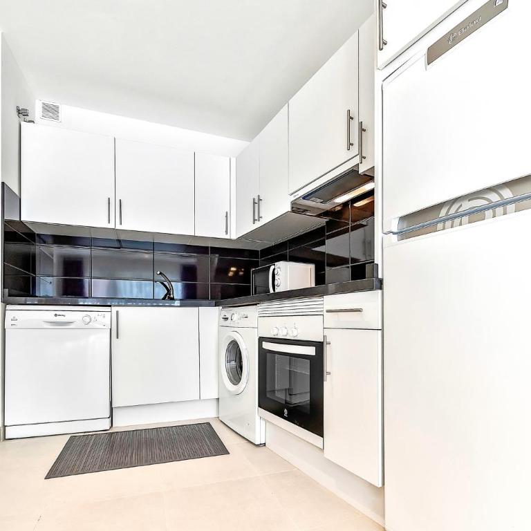 Hortensia Suites Apartments, Los Cristianos, Tenerife - Apartamento de 3 dormitorios con balcón - 14