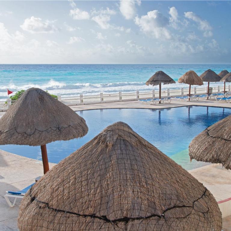 Oceanfront white sand beach condo for families - Two-Bedroom Apartment - 10