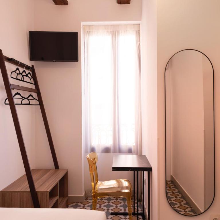 Hotel 19-30 Valencia - Single Room with Private Bathroom - 8