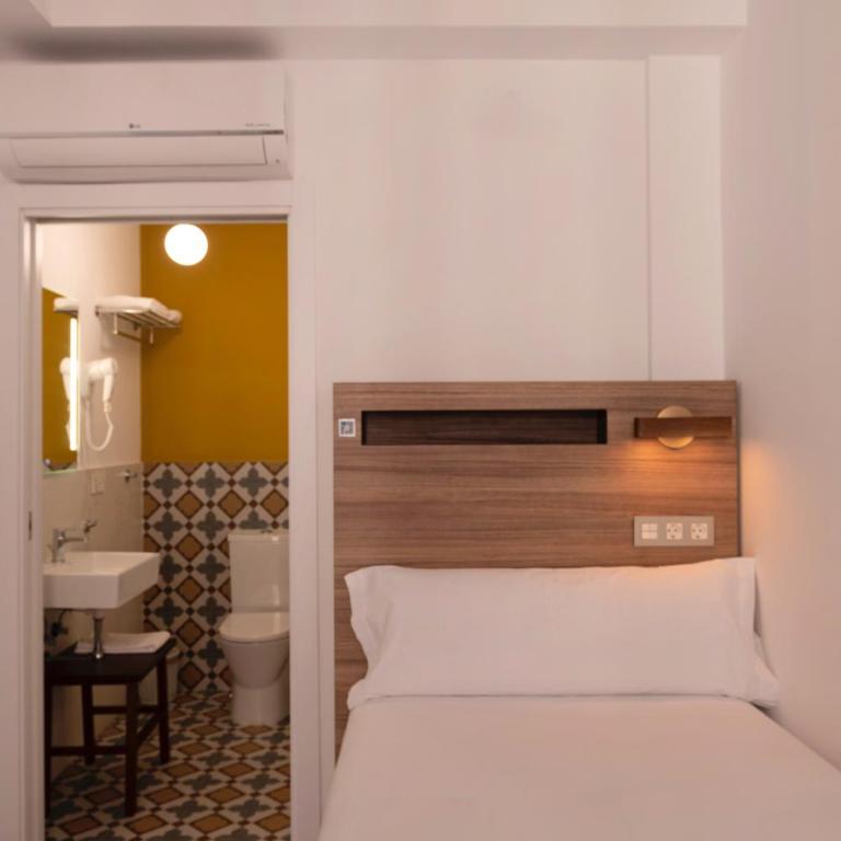 Hotel 19-30 Valencia - Single Room with Private Bathroom - 7