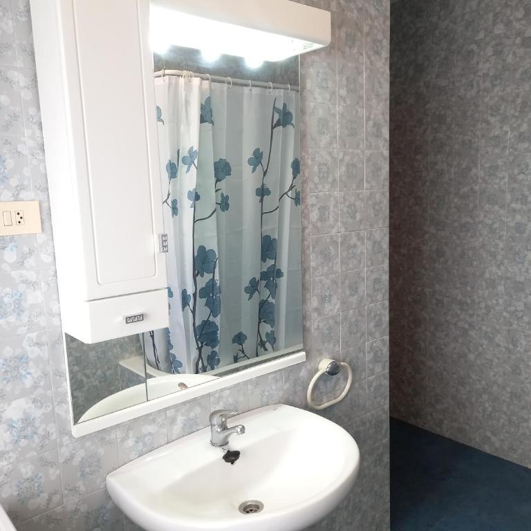 PISO AMPLIO A 100 M DE LA PLAYA - Apartamento de 3 dormitorios - 18