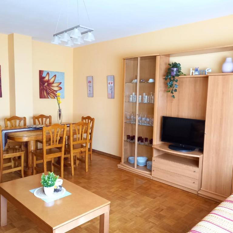 PISO AMPLIO A 100 M DE LA PLAYA - Apartamento de 3 dormitorios - 14