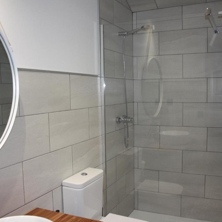 Apartamentos Fio de Neu con Ascensor, jardín, gym y parking privado - Two-Bedroom Apartment - 20
