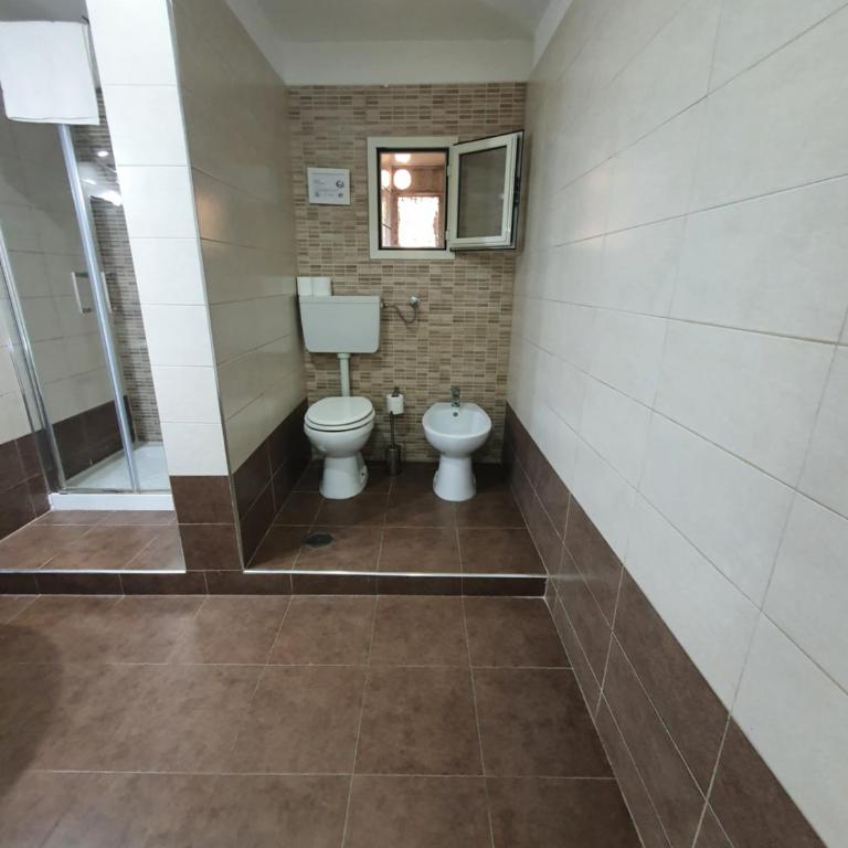 B&B City Center - Two-Bedroom Standard Apartment - 4