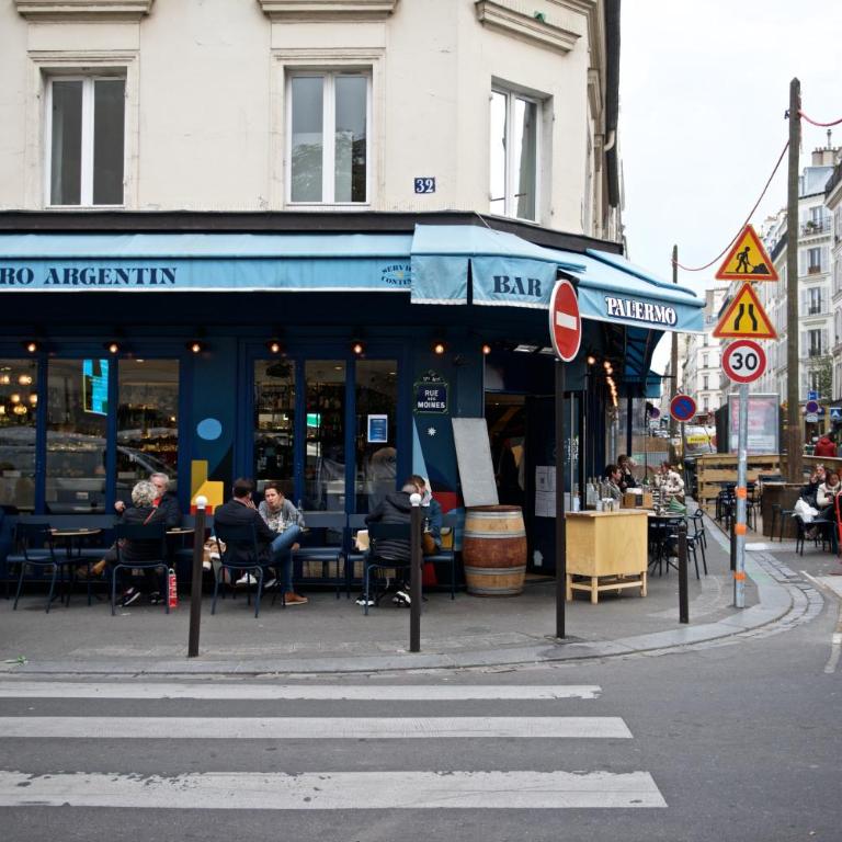 CHARMING Parisian Apartment WITH AIR CONDITIONING - CLIMATISATION & 2 BEDROOMS - Batignolles PARIS - Appartement 2 Chambres - 51