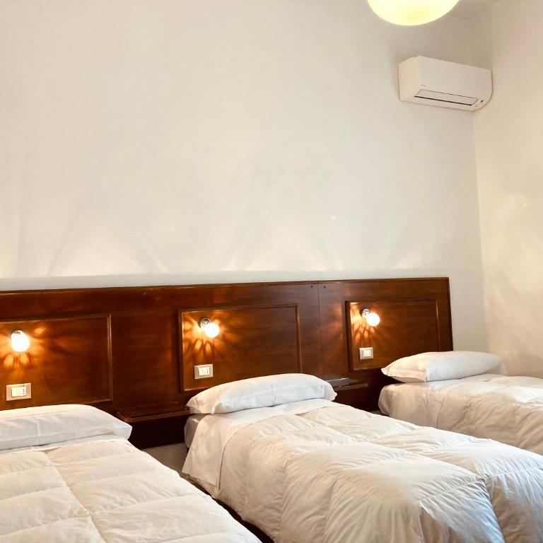 Hotel Livio - Camera Tripla Standard - 2