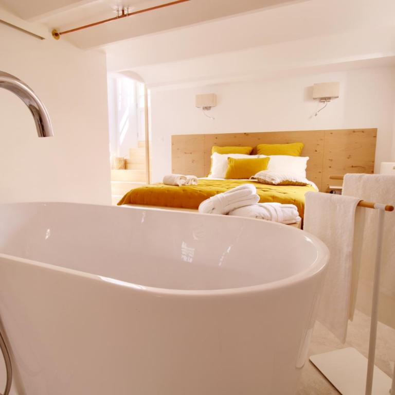 LES CORDERIES - Chambre Lit Queen-Size avec Baignoire Spa - 2