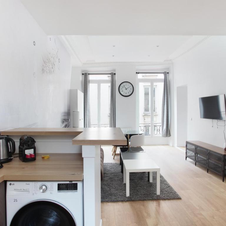 Rent a Room - Studio Bonne Nouvelle - One-Bedroom Apartment - 3