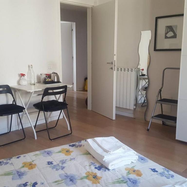 Chiara Room - Double Room with Shared Bathroom - 4