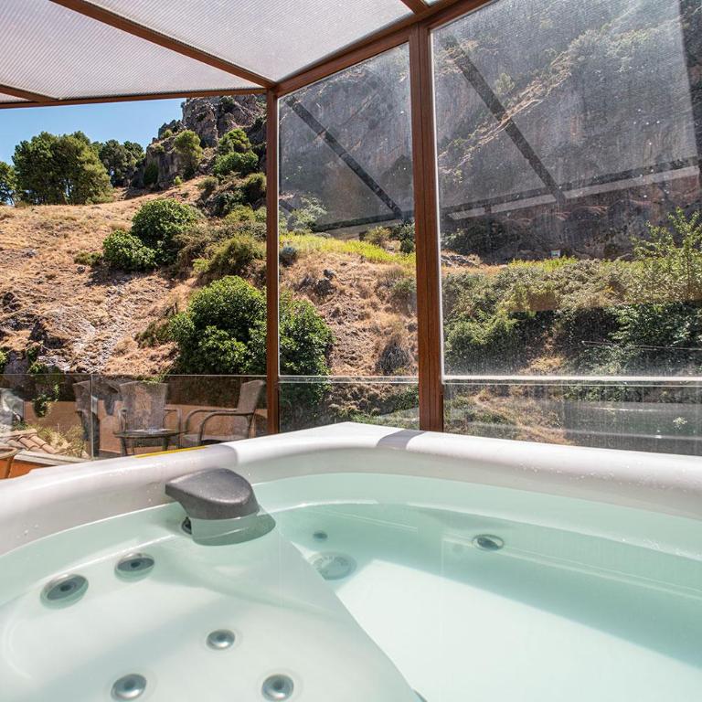 Hotel & Spa Sierra de Cazorla 4* - Habitación Doble con bañera de hidromasaje - 11