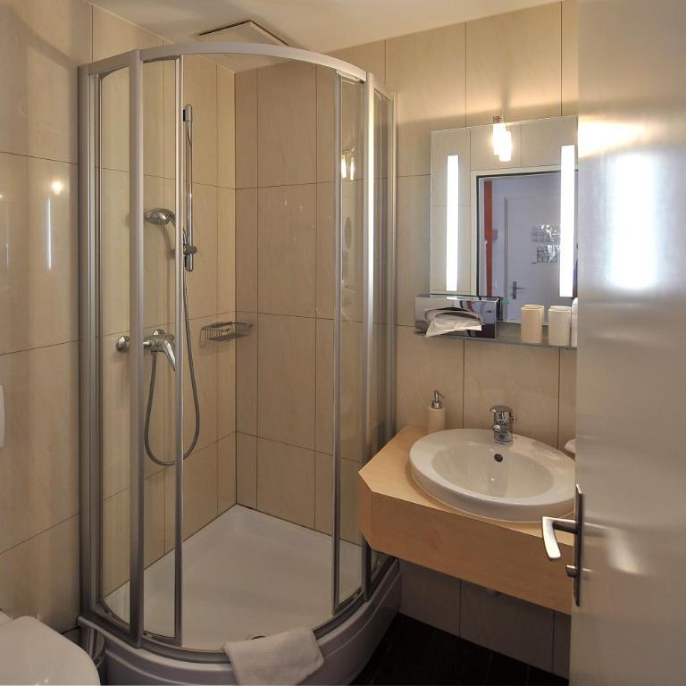 Hotel Belmont - Doppelzimmer mit Balkon - 5