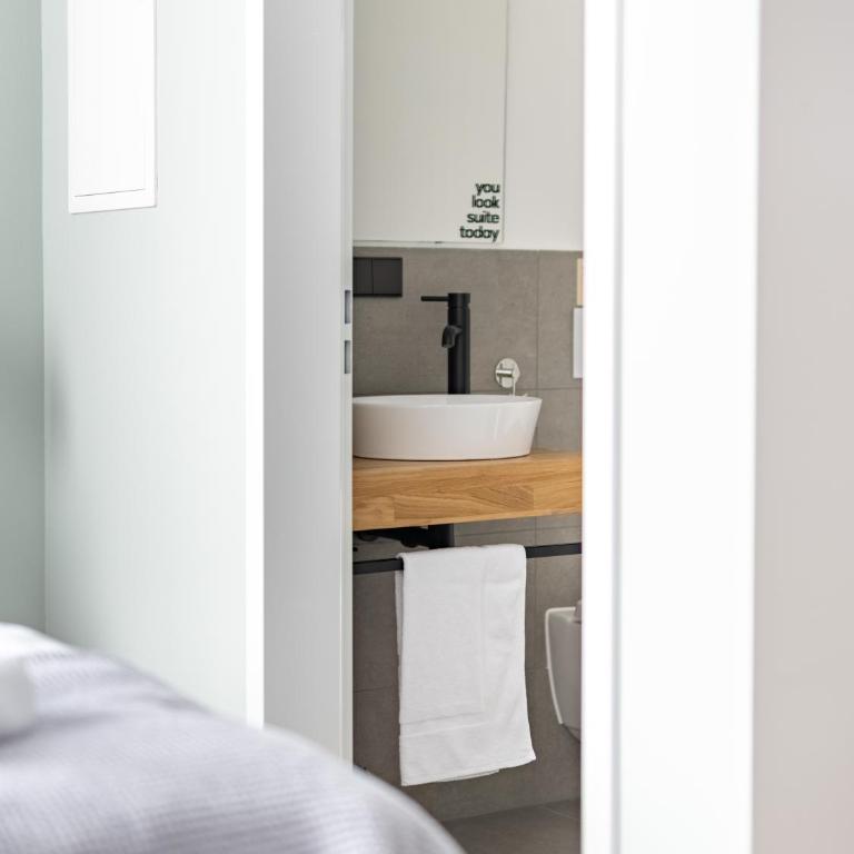 Limehome Augsburg Annastraße - Suite S - 10