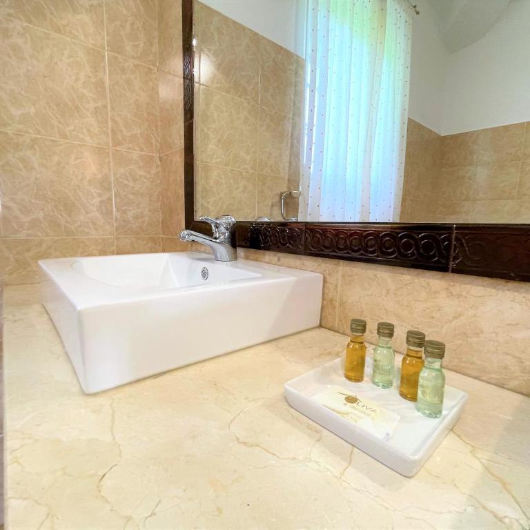 Villa Casa Alta - Habitación Doble con baño privado - 2 camas - 10