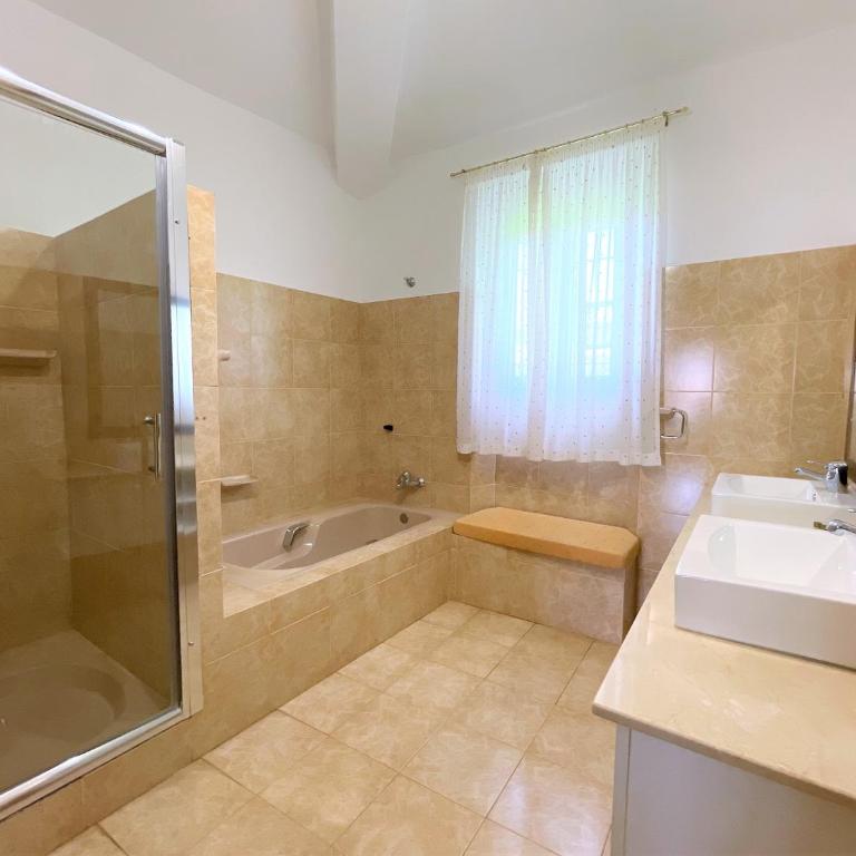 Villa Casa Alta - Habitación Doble con baño privado - 2 camas - 4