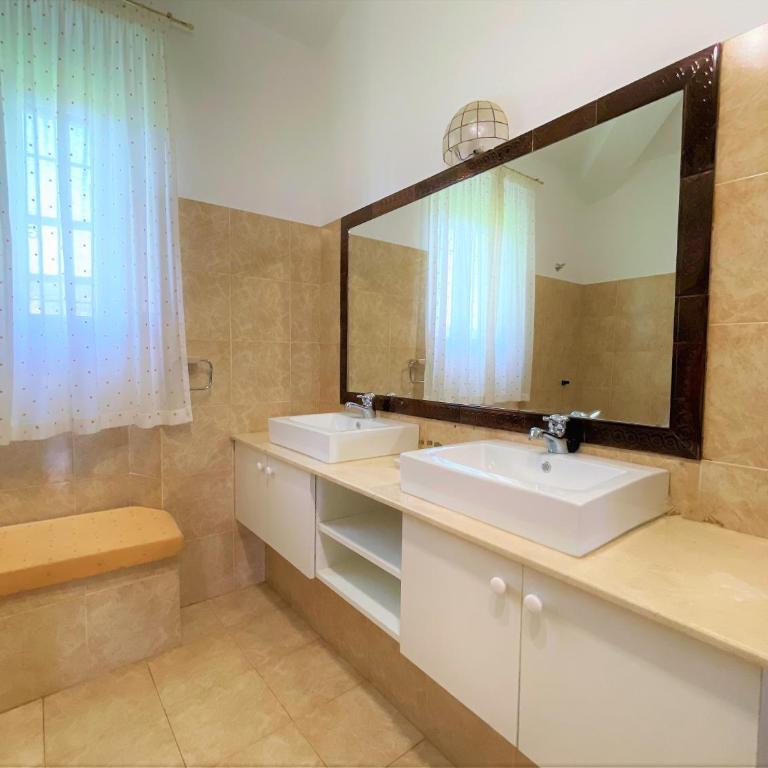 Villa Casa Alta - Habitación Doble con baño privado - 2 camas - 9