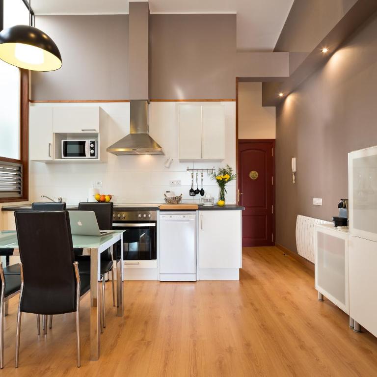 Lugaris Rambla Apartments - Apartamento Premium con terraza - 15