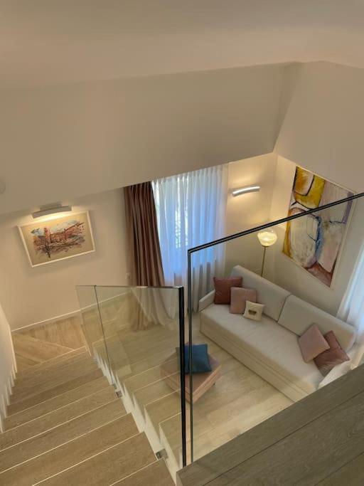 Queen Verona Luxury Apartment - One-Bedroom Apartment - 10