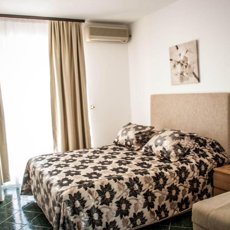 Apartments & Rooms Elite - Double Room with Sea View - 7