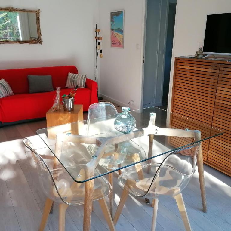 FABULEUX T2 Les Lecques - Carré d'Or - Terrasse & Jardin - 250m Plage - Appartement 1 Chambre - 4