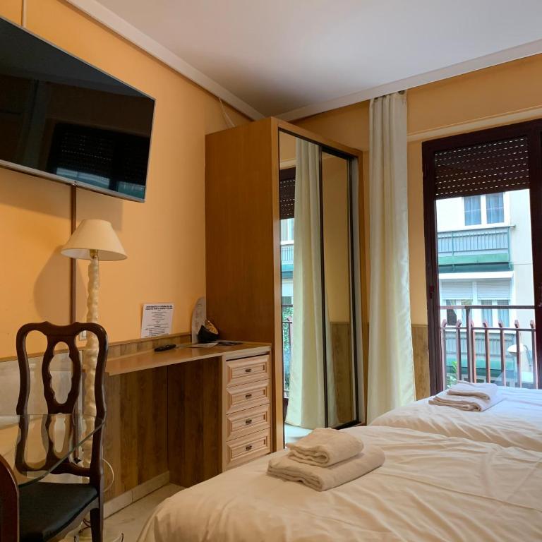 Apartamentos y Estudios Torr en Madrid - Chamartín con Wifi Gratis - Studio - 1