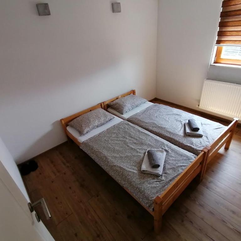 Rooms Delux Sarajevo - Dvokrevetna Soba sa Bračnim Krevetom i Balkonom (2 Odrasle Osobe + 1 Dete) - 27