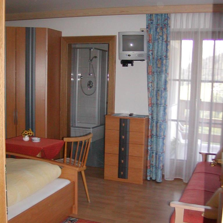 Ferienwohnungen Rieser - Apartment mit 3 Schlafzimmern und Garten - 8