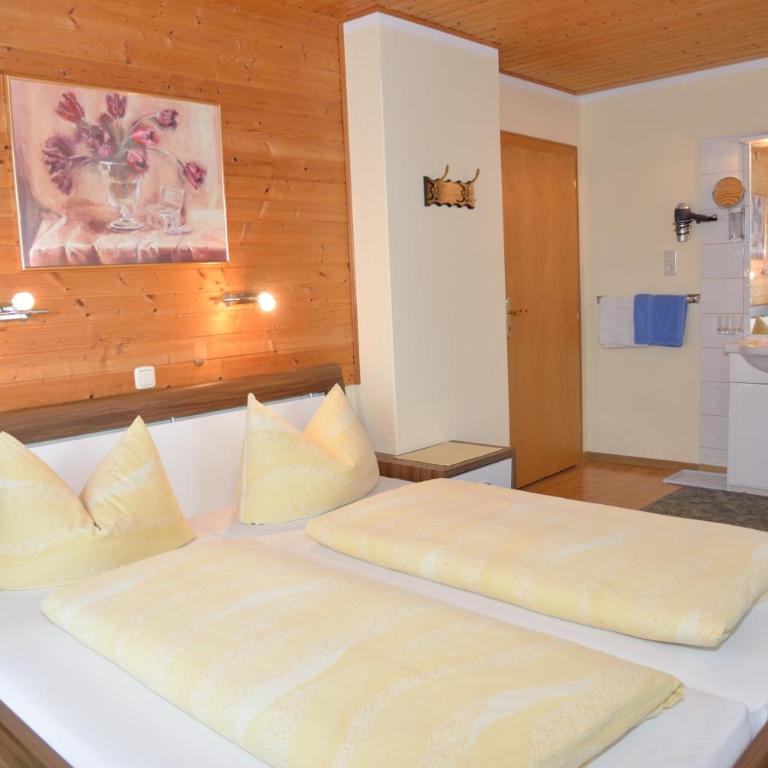 Ferienwohnungen Rieser - Apartment mit 3 Schlafzimmern und Balkon - 5