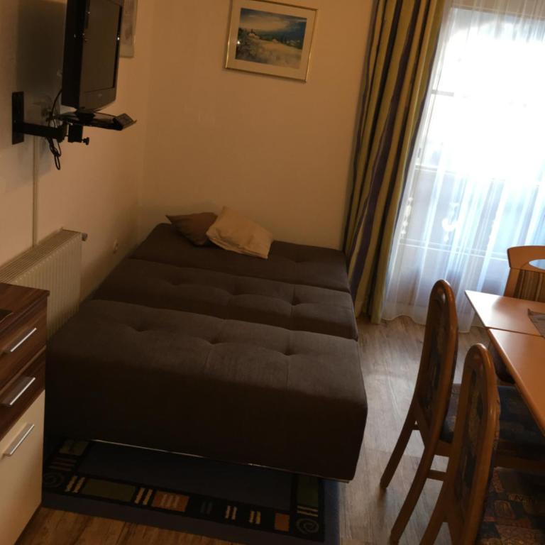 Ferienwohnungen Rieser - Apartment mit 3 Schlafzimmern und Balkon - 17