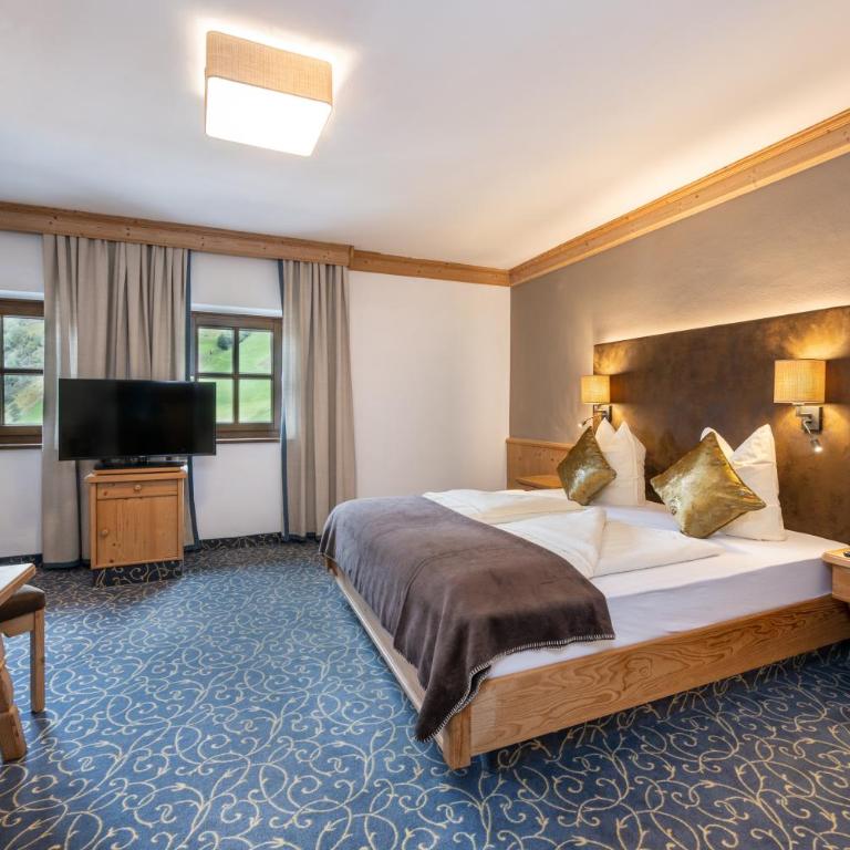 Naturhotel Hüttenwirt im Grossarltal - Familienzimmer mit Bergblick - 2