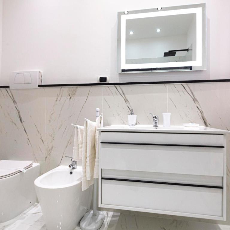 HomeHolidaySanremo - Palace - Appartamento con 1 Camera da Letto - 17
