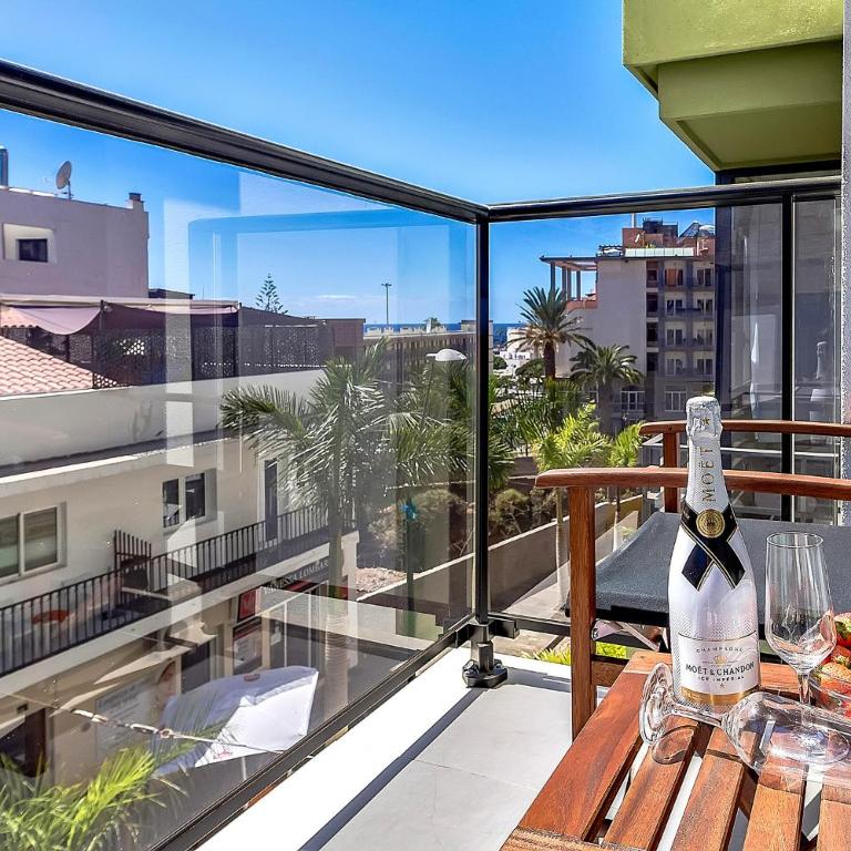 Hortensia Suites Apartments, Los Cristianos, Tenerife - Apartamento de 2 dormitorios con vistas parciales al mar - 10