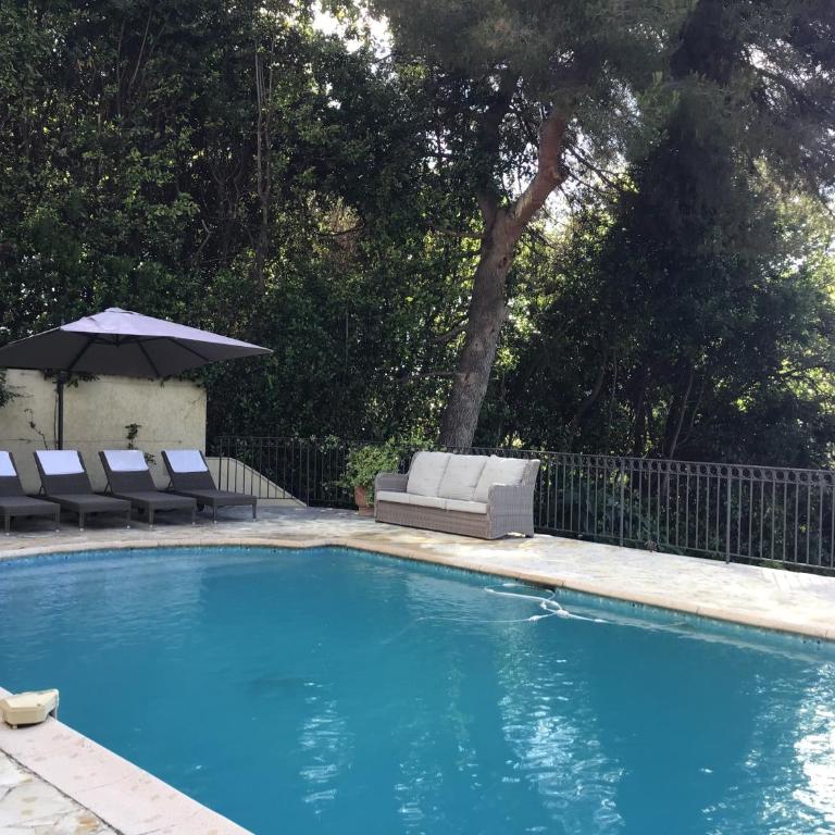 Luxury Villa with Panoramic Views, Pool & Serene Garden Retreat - Villa - Vue sur Mer - 25