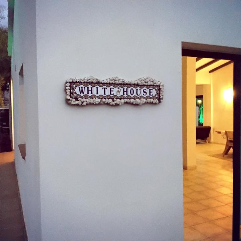 SURFWHITEHOUSE - Three-Bedroom Villa - 44