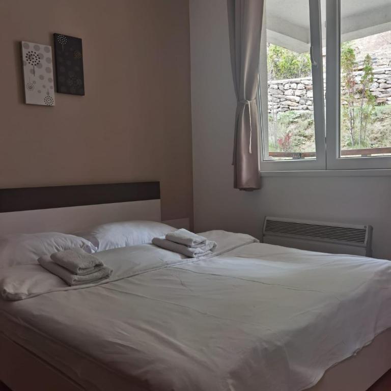 APARTMENTS FOKA & SPA - 600m from Gondola ski lift - One-Bedroom Apartment with Terrace - 35