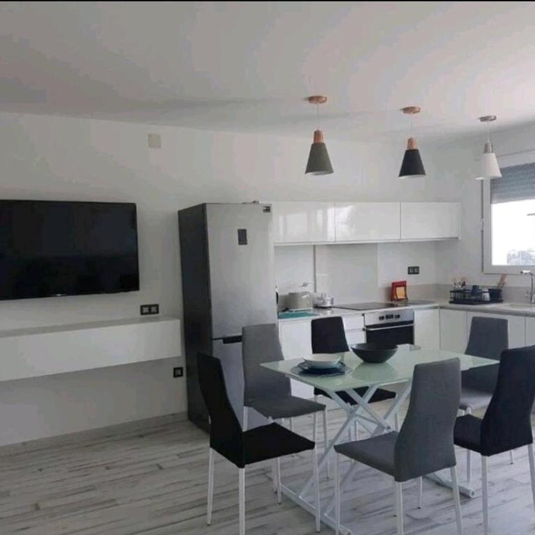 Lovely Beach House with Terrace San Juan Alicante - Apartamento de 2 dormitorios - 1