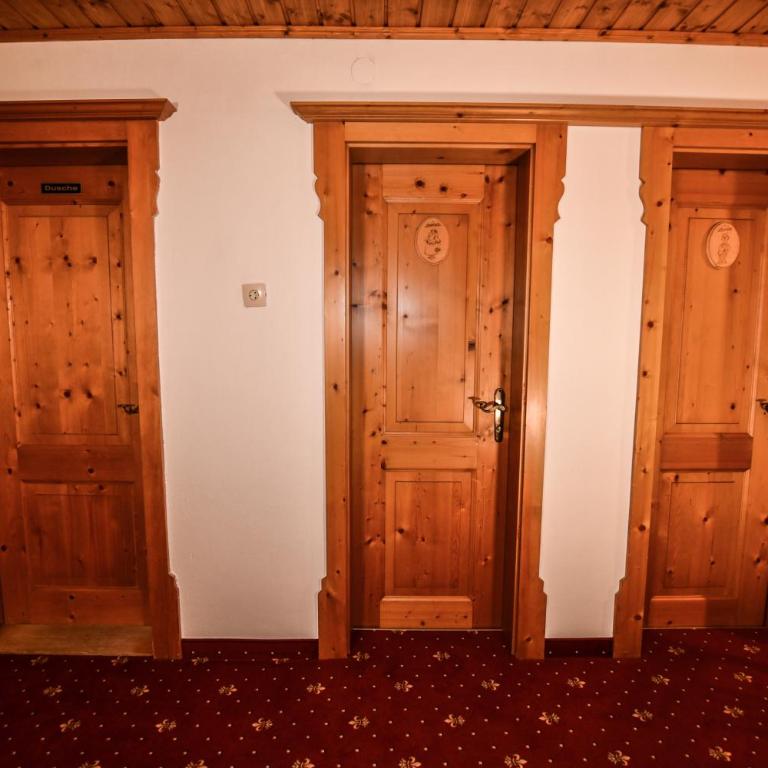 Gasthof Finkenhof - Chambre Quadruple avec Salle de Bains Commune - 3