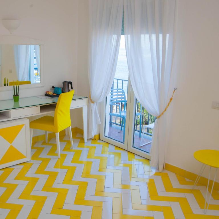 Relais Maresca Luxury Small Hotel & Terrace Restaurant - Junior Suite con Vista Mare e 2 Balconi - 7