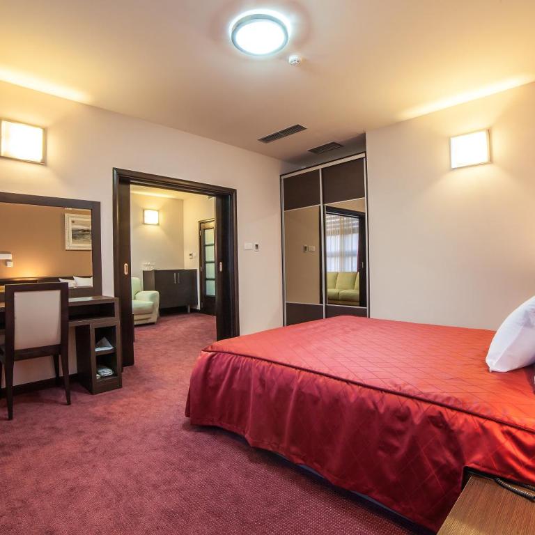 Hotel Terminus - One-Bedroom Suite - 2