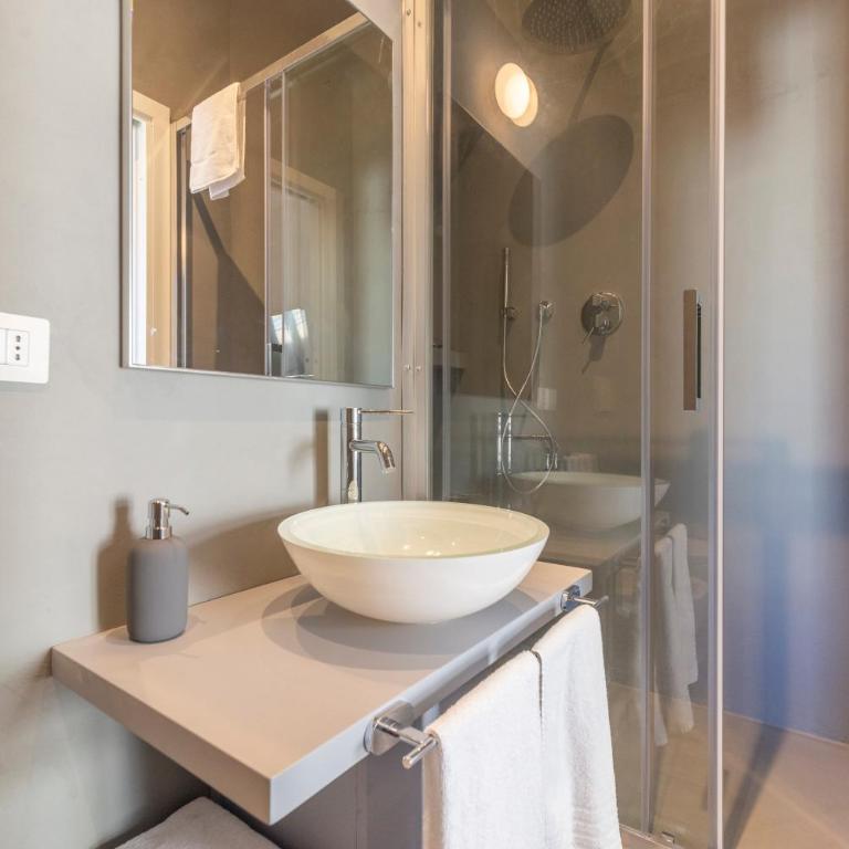Design 18 Charming Rooms - Executive Suite - 3